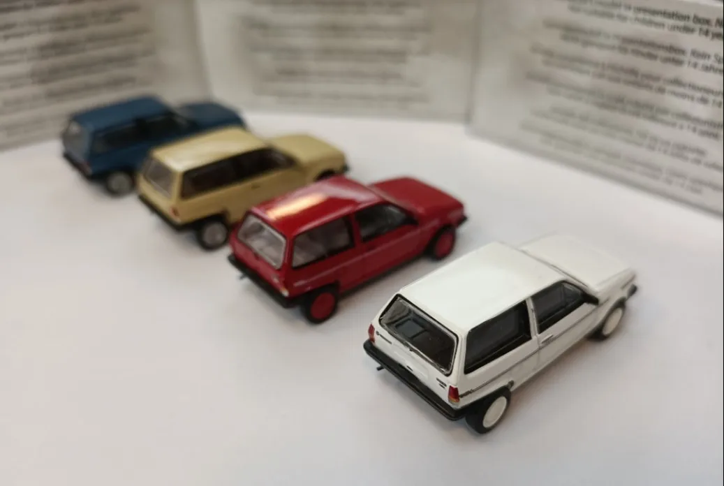 VW Polo II 1:87 Diecast Model in Assorted Colors 3 VW Polo II 1:87 Diecast Model in Assorted Colors - Image 3