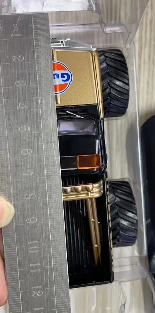 1971 Chevrolet K-10 Bigfoot Diecast Model in Gulf Livery 3 1971 Chevrolet K-10 Bigfoot Diecast Model in Gulf Livery - Image 3