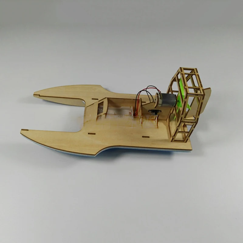 Flying Fish Assembled Electric Wind Speedboat Model 3 Flying Fish Assembled Electric Wind Speedboat Model - Image 3
