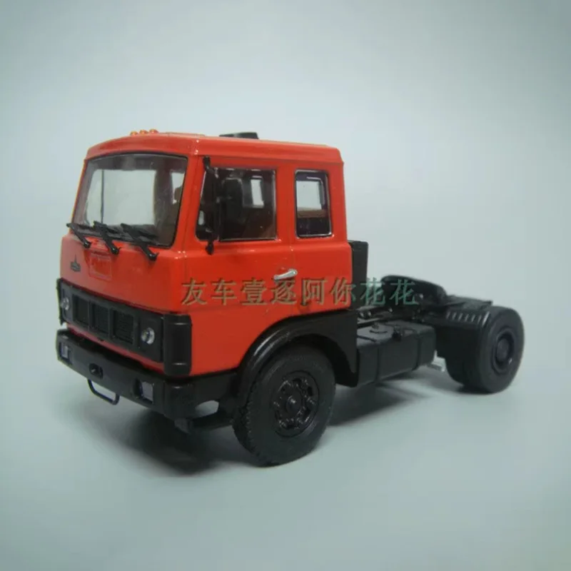 1:43 Scale Truck Transporter Model 1 1:43 Scale Truck Transporter Model