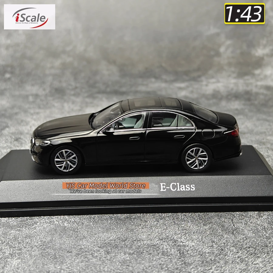 BMW GLC C254 Diecast SUV Model 1/43 Scale 8 BMW GLC C254 Diecast SUV Model 1/43 Scale - Image 8