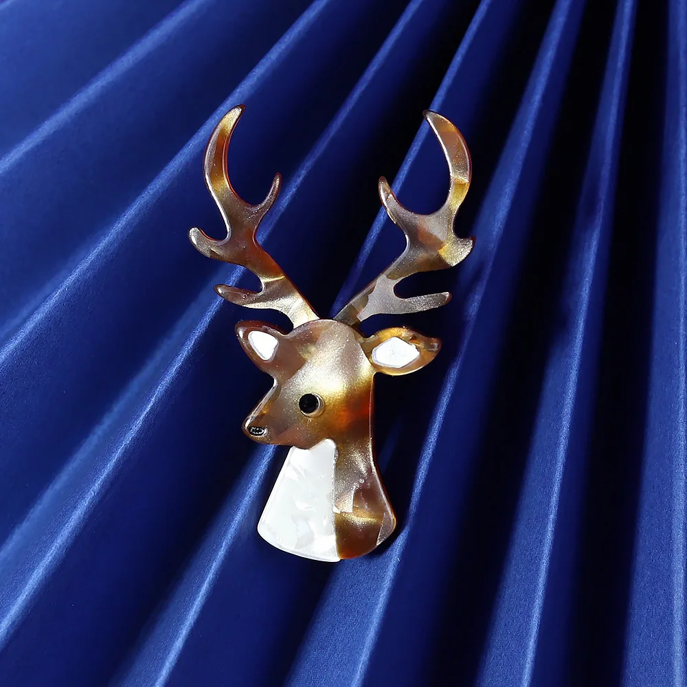 Vintage Amber Deer Head Pin for Jackets and Bags 5 Vintage Amber Deer Head Pin for Jackets and Bags - Image 5