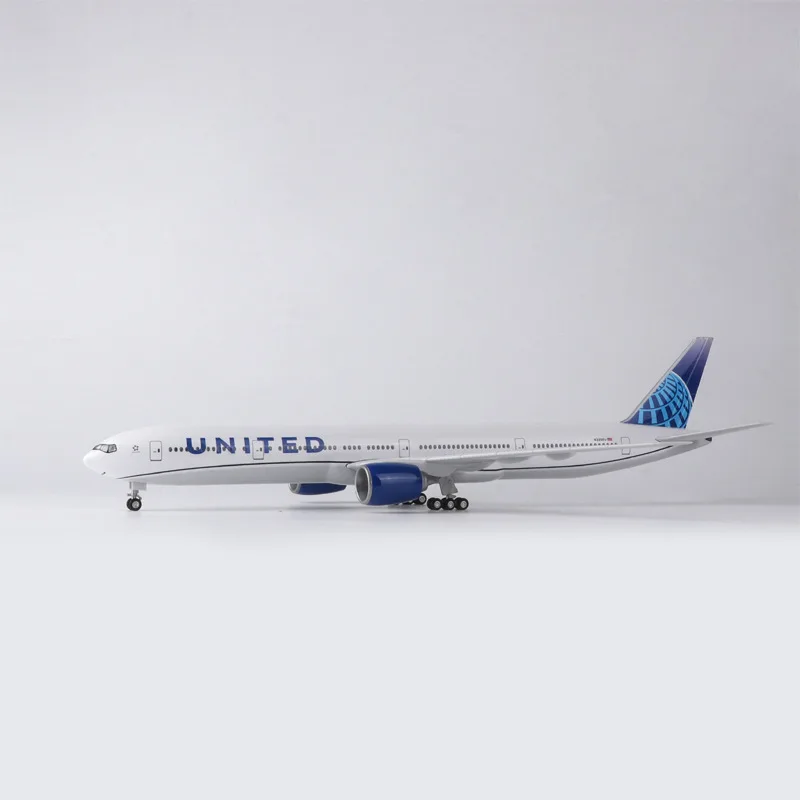 United Airlines B777 47cm Scale Aircraft Model 3 United Airlines B777 47cm Scale Aircraft Model - Image 3