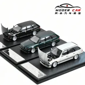 E34 ALPINA B10 Diecast Model in 1:64 Scale