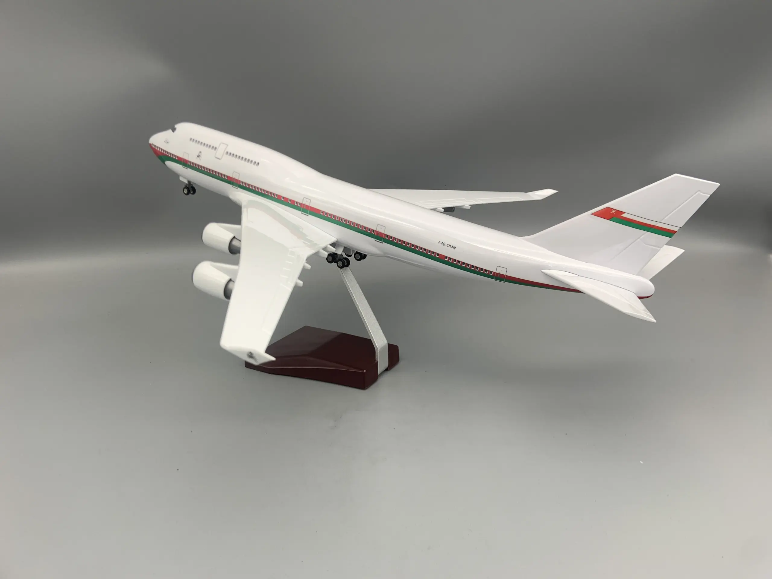 Premium Boeing 747 Presidential Scale Model 3 Premium Boeing 747 Presidential Scale Model - Image 3