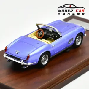 Silver Ferrari 250 GT California Model 1:64 11 Sf2e68d81234b4969ab2d7b0ed74bfa1a1