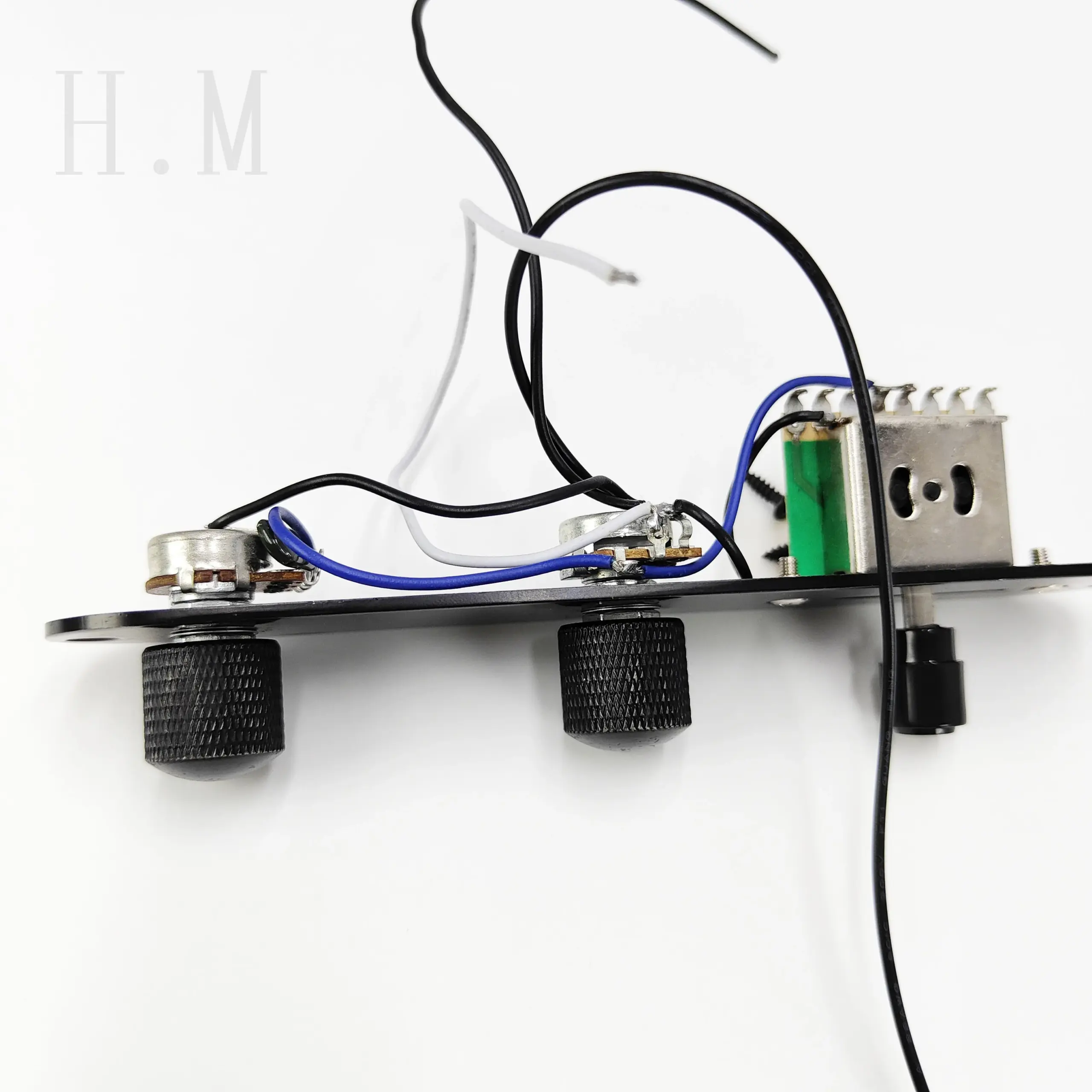 Telecaster Style Metal Control Plate with Knob 4 Telecaster Style Metal Control Plate with Knob - Image 4