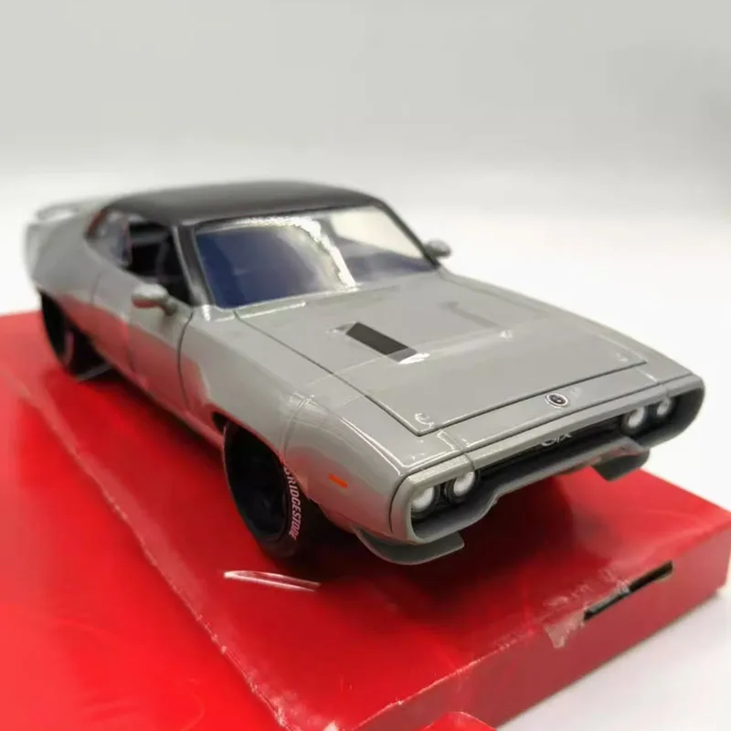 1:24 Plymouth GTX Diecast Model 4 1:24 Plymouth GTX Diecast Model - Image 4
