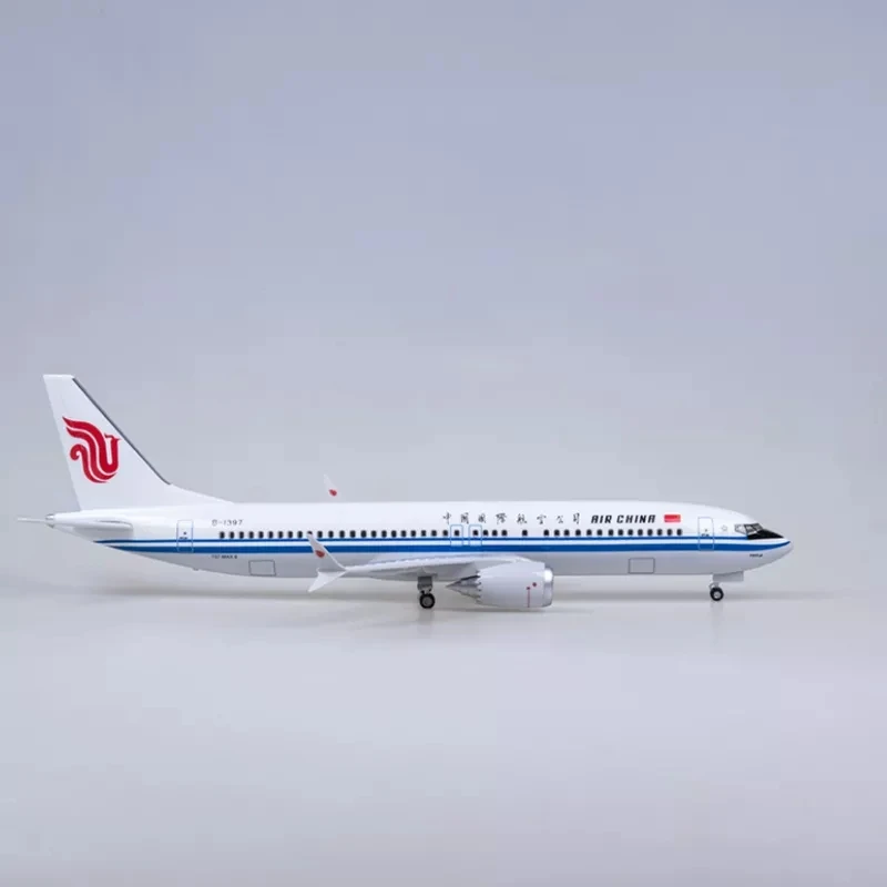 Detailed Boeing 737 Model with LED Lighting 5 Detailed Boeing 737 Model with LED Lighting - Image 5