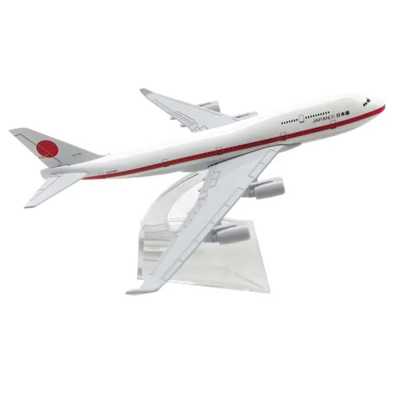 Japan President Airlines B747 Diecast Model 1:400 Scale 2 Japan President Airlines B747 Diecast Model 1:400 Scale - Image 2