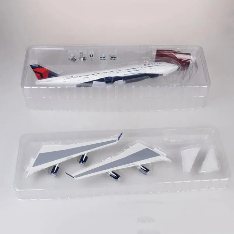 Delta Air Lines Aircraft Model 75mm with LED Options 5 Delta Air Lines Aircraft Model 75mm with LED Options - Image 5