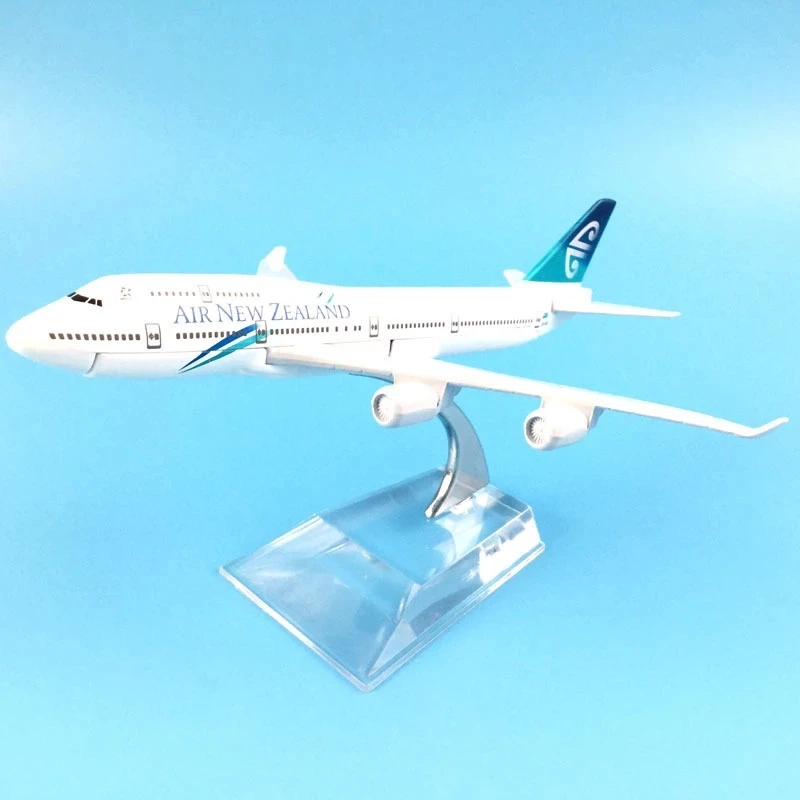 Air New Zealand Boeing 747 Scale Model 5 Air New Zealand Boeing 747 Scale Model - Image 5
