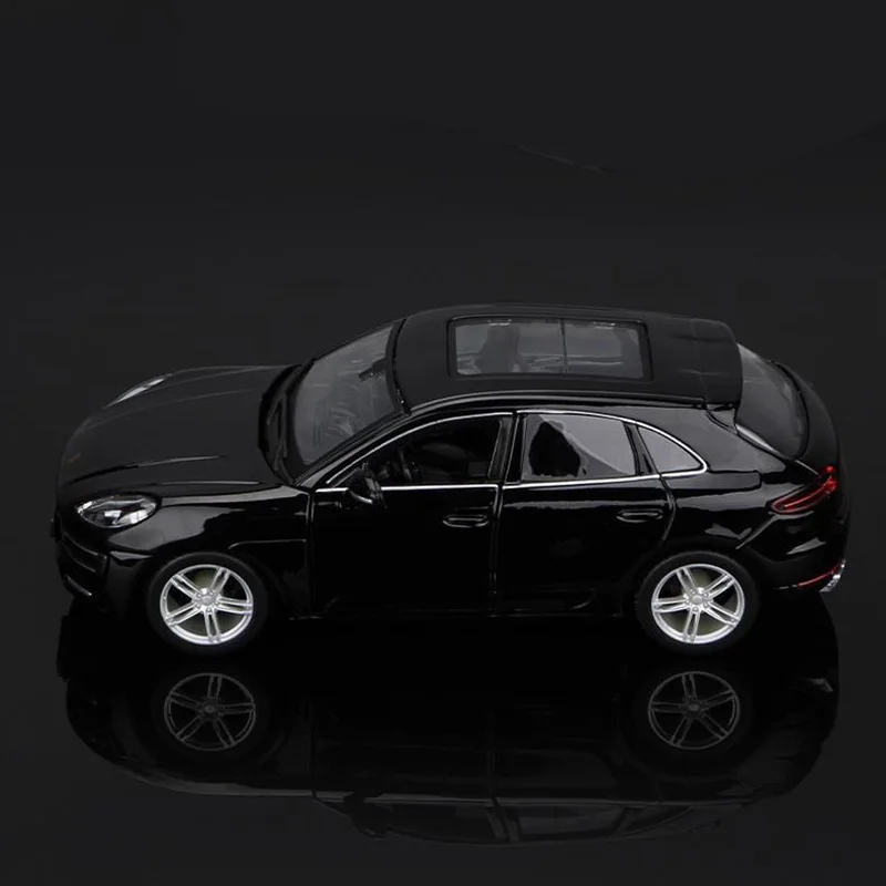 Black Porsche Macan Turbo 1:24 Diecast Model 2 Black Porsche Macan Turbo 1:24 Diecast Model - Image 2