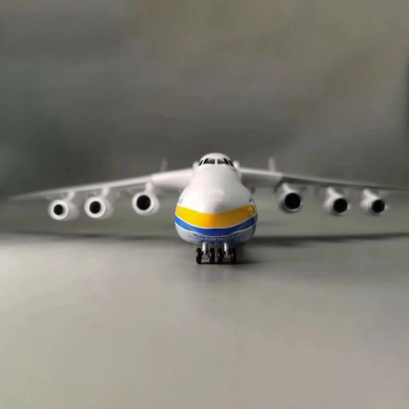Antonov AN-225 Mriya 1:200 Scale Model 5 Antonov AN-225 Mriya 1:200 Scale Model - Image 5