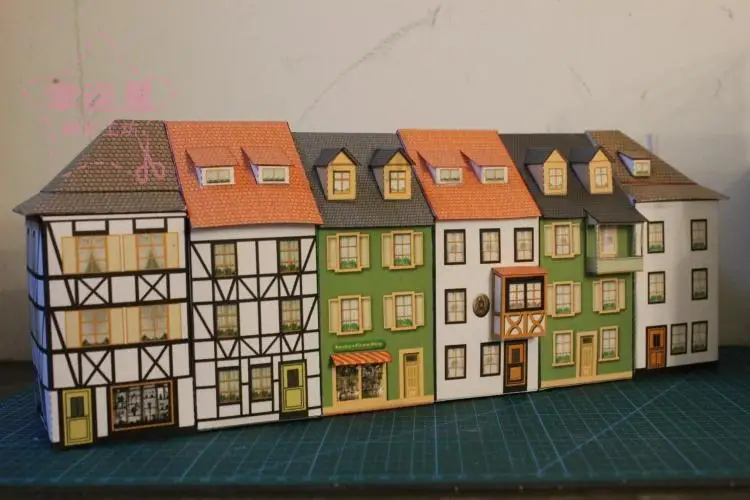 German Row House 1/87 Paper Model Kit 3 German Row House 1/87 Paper Model Kit - Image 3