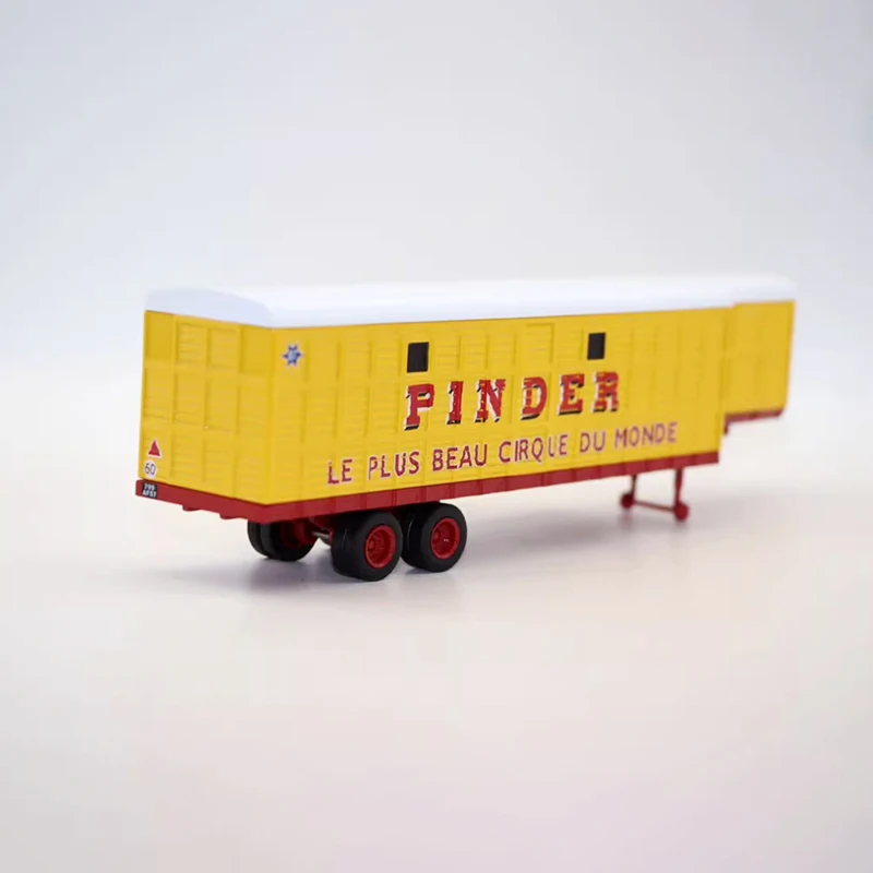 Vibrant PINDER carnival transport model 1:64 4 Vibrant PINDER carnival transport model 1:64 - Image 4