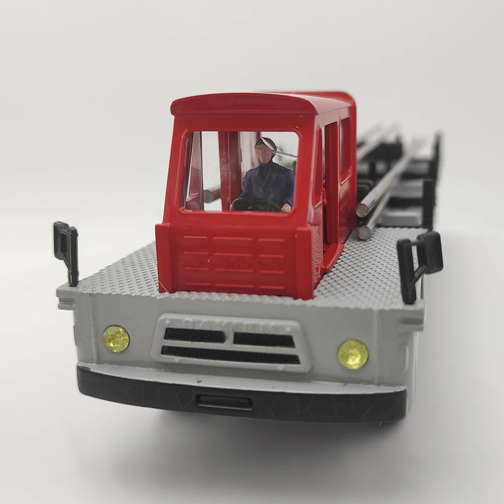 Vintage 1:43 Scale Diecast Truck Model 3 Vintage 1:43 Scale Diecast Truck Model - Image 3