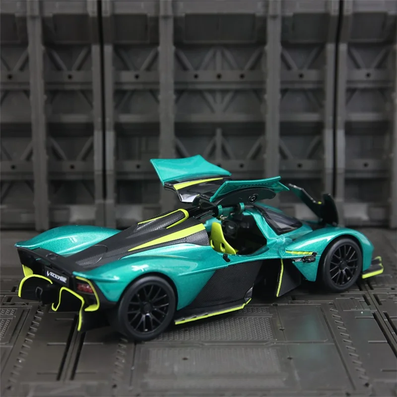1/23 Aston Martin Valkyrie Diecast Model 6 1/23 Aston Martin Valkyrie Diecast Model - Image 6
