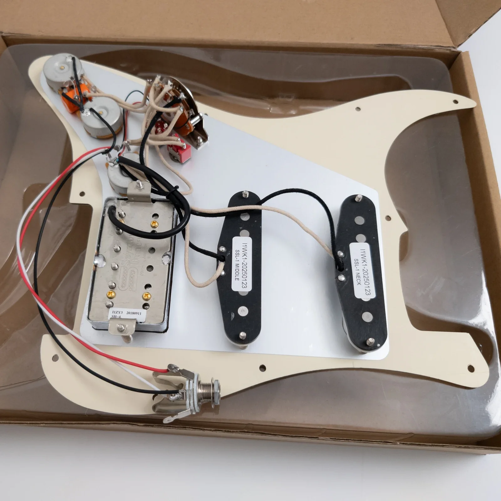 Vibrant Prewired Strat Pickguard Set for Guitars 4 Vibrant Prewired Strat Pickguard Set for Guitars - Image 4