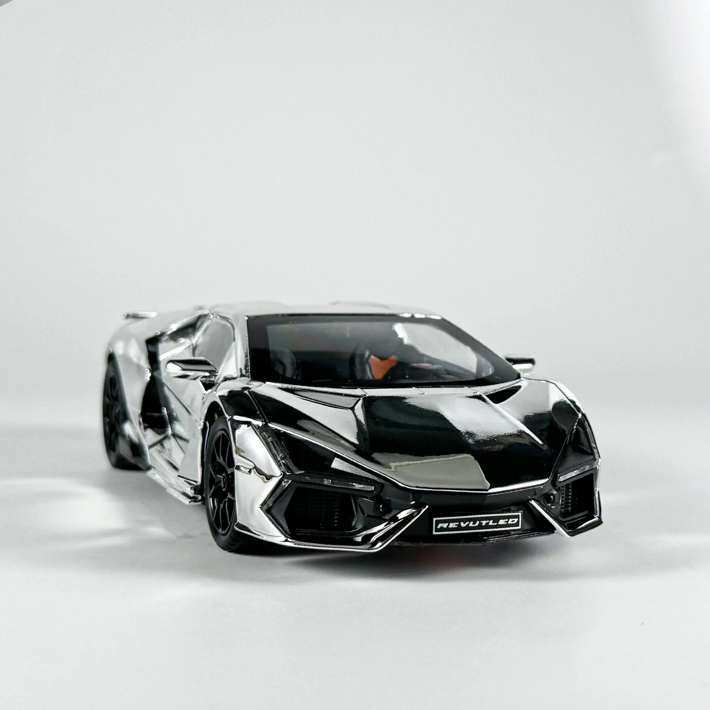1:24 Scale Alloy Sports Car Collector Figure 4 1:24 Scale Alloy Sports Car Collector Figure - Image 4