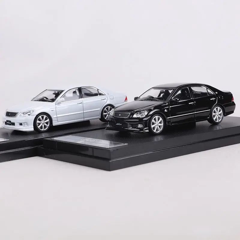 ZOOM Diecast Toyota Crown Athlete 1/64 Scale Model 4 ZOOM Diecast Toyota Crown Athlete 1/64 Scale Model - Image 4