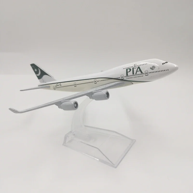 Pakistan Airlines Boeing 747 Model - 16cm Diecast 5 Pakistan Airlines Boeing 747 Model - 16cm Diecast - Image 5
