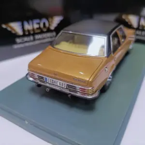 Vintage Opel Commodore 1:43 Diecast Model 8 Sfa5e81da298f4f559a68e346a80ad115A