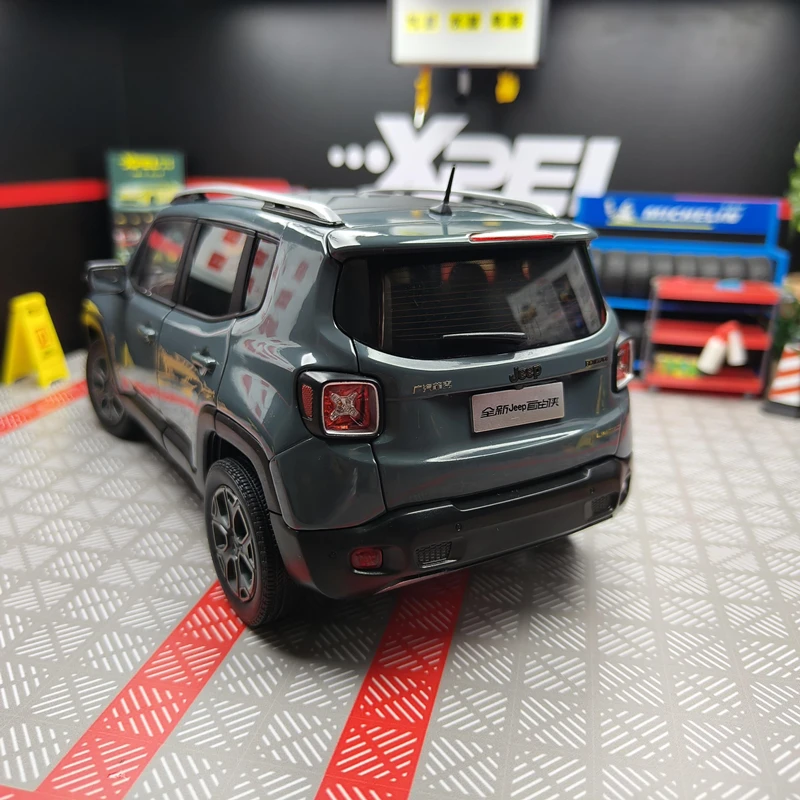 Jeep Renegade SUV 1:18 Diecast Model 6 Jeep Renegade SUV 1:18 Diecast Model - Image 6