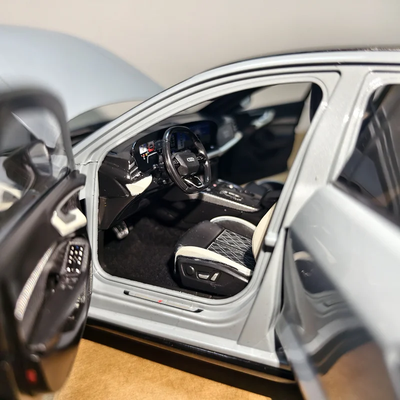 1:18 Alloy A5/A5L 2025 Coupe Model 3 1:18 Alloy A5/A5L 2025 Coupe Model - Image 3