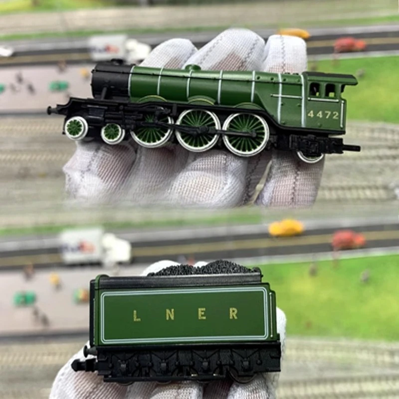 Vintage Green Steam Locomotive Model 97006 5 Vintage Green Steam Locomotive Model 97006 - Image 5