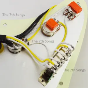 Vintage '69 Strat Pickguard with Three Single-Coil Pickups 14 Sfcafe1bd896a4d5b9d1d9de7caef81a5Q