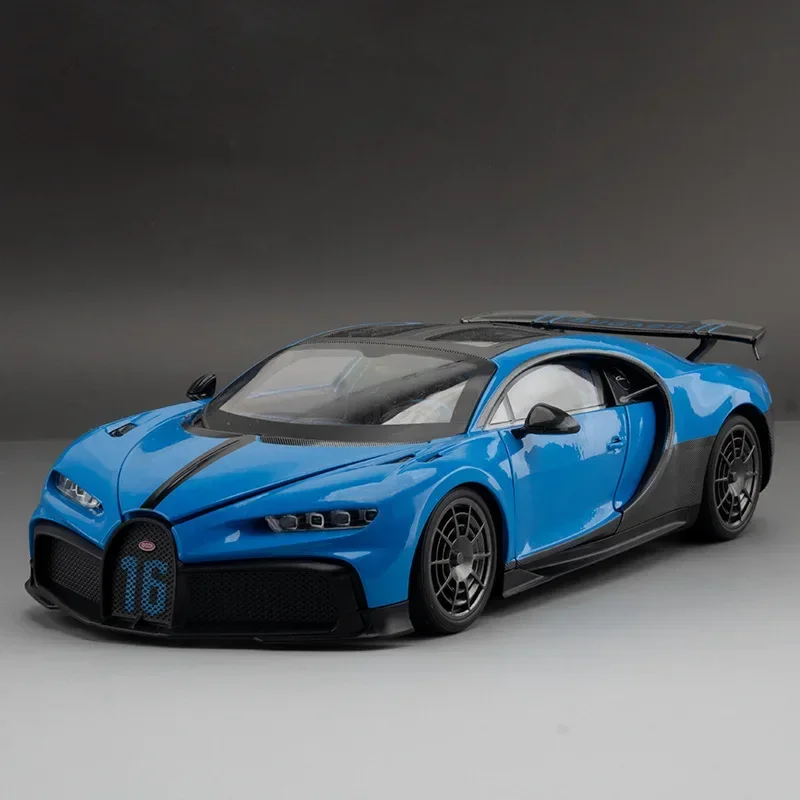 Bugatti Chiron PUR SPORT 1:18 Diecast Model 8 Bugatti Chiron PUR SPORT 1:18 Diecast Model - Image 8