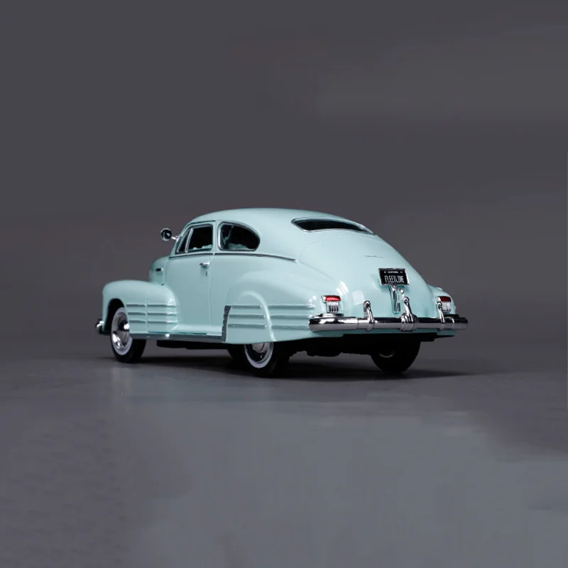 1948 Chevrolet Fleetline Aerosedan Diecast Model 4 1948 Chevrolet Fleetline Aerosedan Diecast Model - Image 4