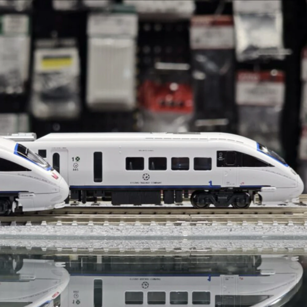 885 Series Kyushu Railway Model Set 1:160 Scale by KATO 5 885 Series Kyushu Railway Model Set 1:160 Scale by KATO - Image 5