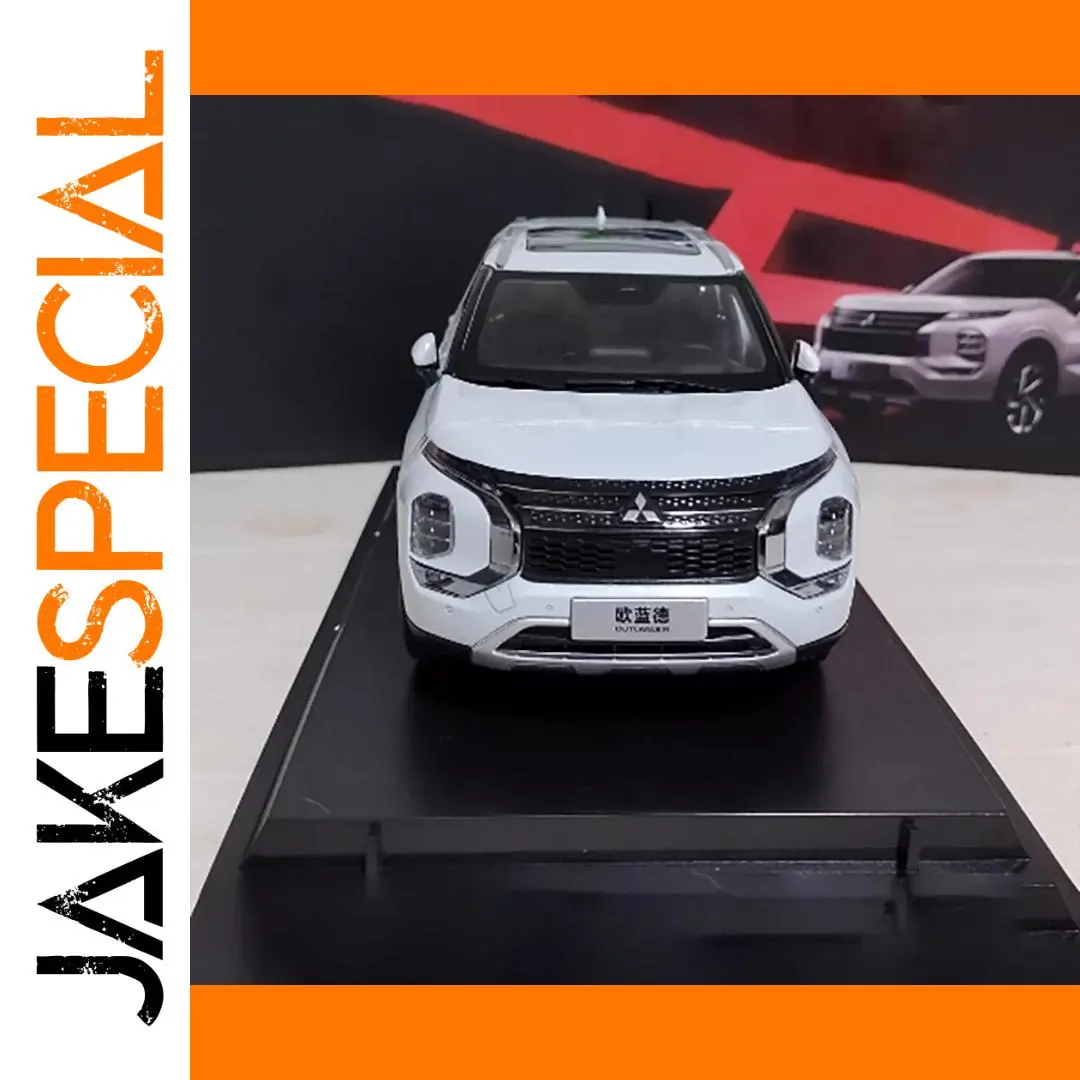 2023 Outland White Alloy Car Model 1:18 Scale 1 2023 Outland White Alloy Car Model 1:18 Scale