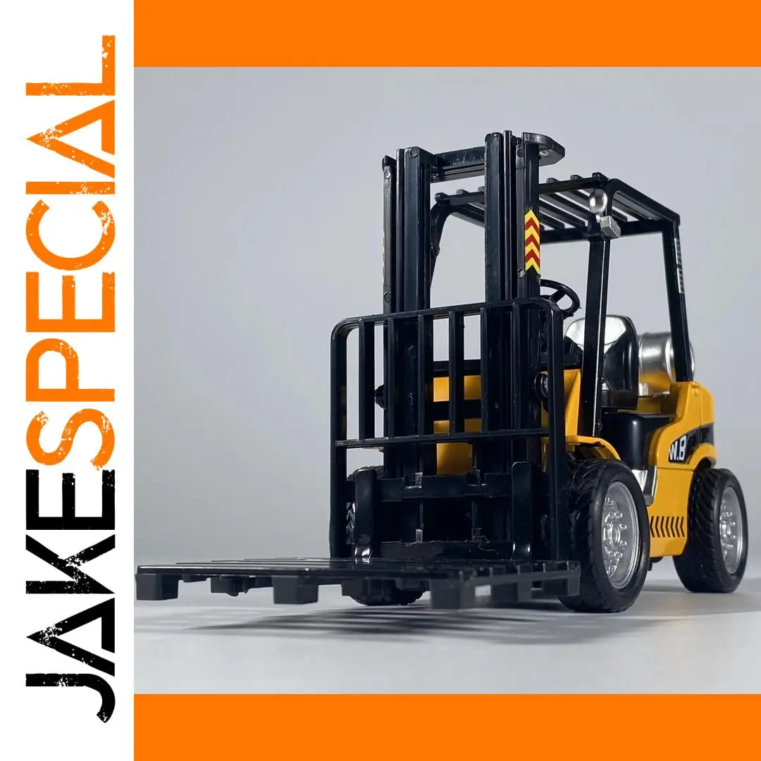 1:24 Scale Diecast Industrial Forklift and Crane Model 1 1:24 Scale Diecast Industrial Forklift and Crane Model