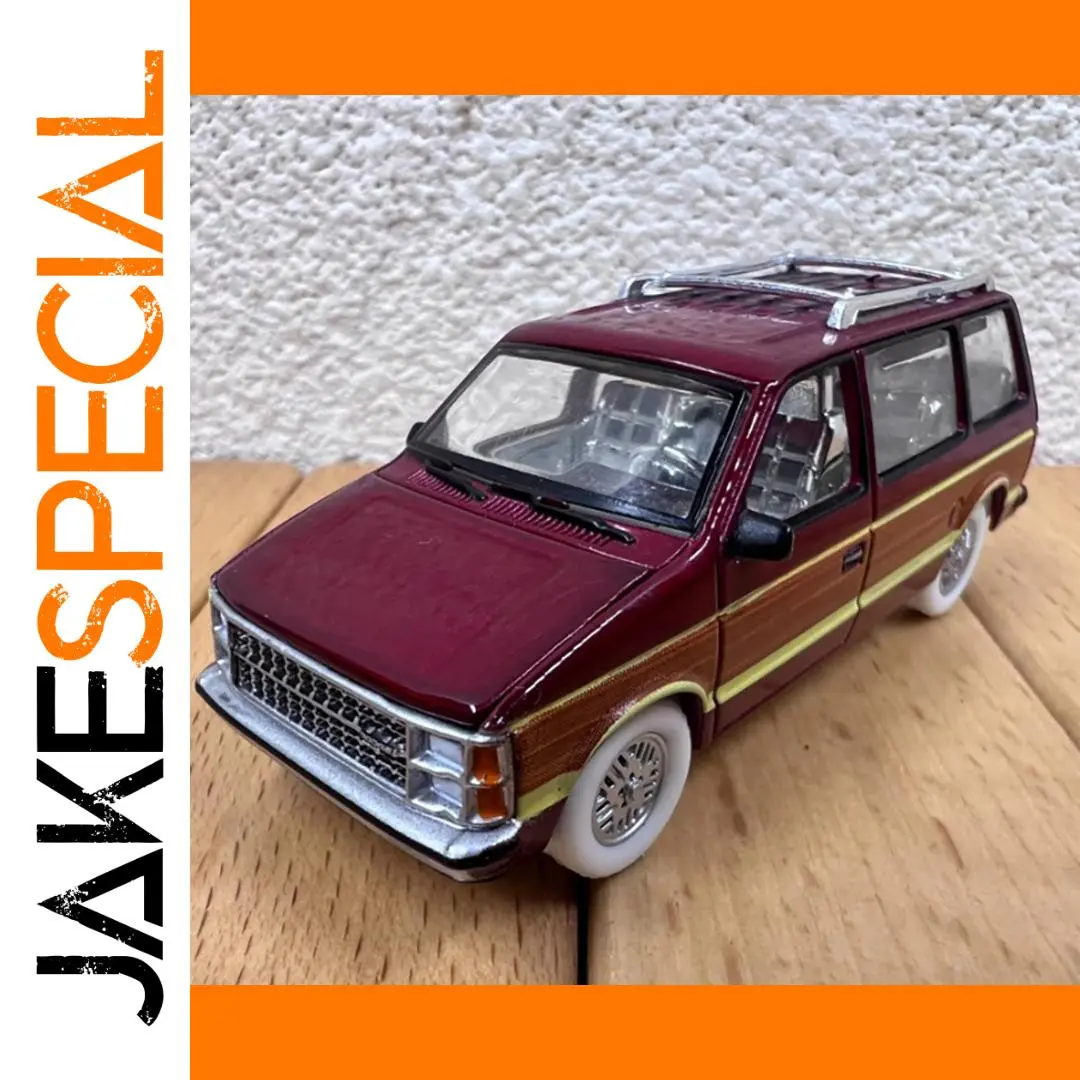 Vintage 1:64 Scale Station Wagon Crock Truck 1 Vintage 1:64 Scale Station Wagon Crock Truck