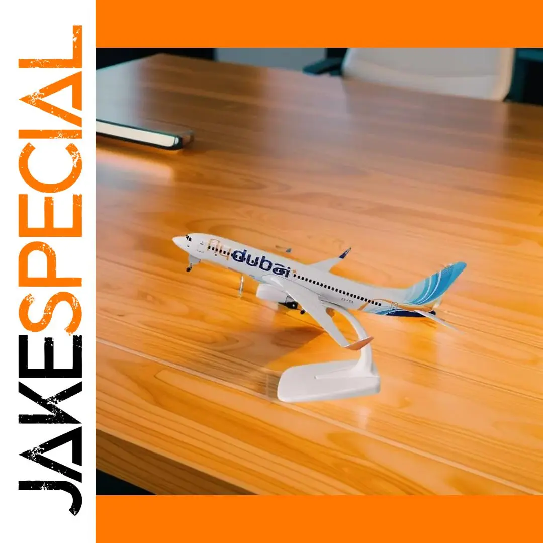 Metal B737 Aircraft Model - 1:400 Scale Display 1 Metal B737 Aircraft Model - 1:400 Scale Display