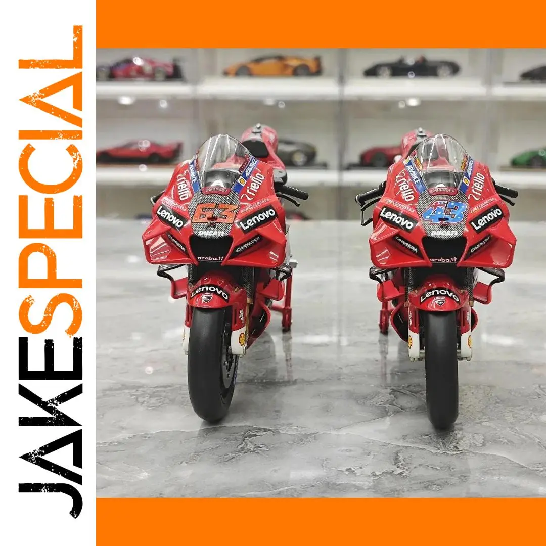 Ducati Desmosedici GP22 1:12 Die-Cast Model 1 Ducati Desmosedici GP22 1:12 Die-Cast Model