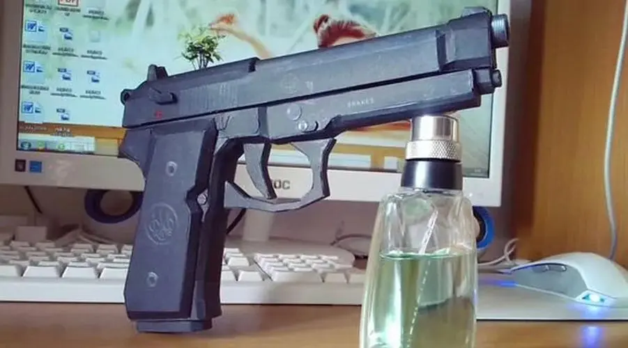 Realistic 1:1 Paper Model of M92F Pistol 2 Realistic 1:1 Paper Model of M92F Pistol - Image 2