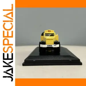 Vintage 1:76 Heavy Duty Truck Model