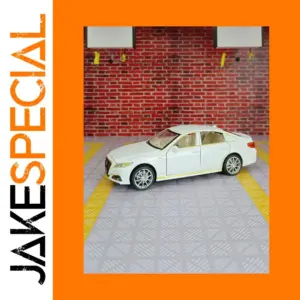 White 1:32 Scale Luxury Sedan Diecast Model