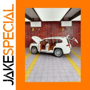 White 1:24 Off-Road Diecast Model Vehicle