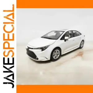 White 1:18 Scale Diecast Sedan Model