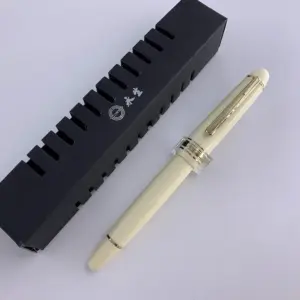 White Luxury Fountain Pen Model 628