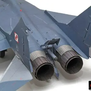 H546072c20bc04a0a98518ab30cf82269p