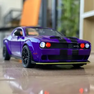 Purple Dodge Challenger SRT Hellcat Diecast Model 15 S005fbd0777214cf6b5729c554e796dbct