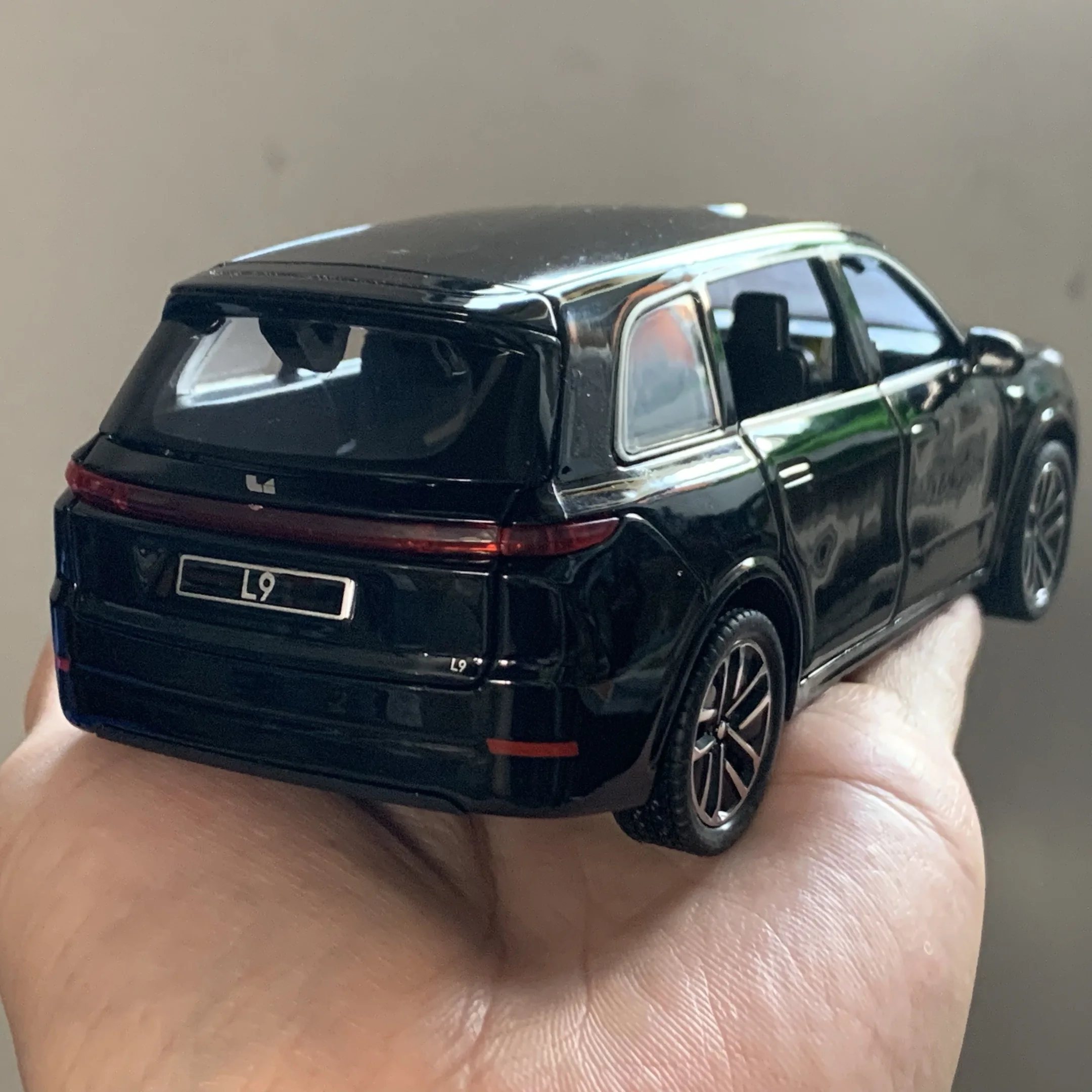 1:32 Li Auto L9 Diecast SUV Model 6 1:32 Li Auto L9 Diecast SUV Model - Image 6