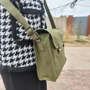 Vintage Vietnamese War-Era Signal Rucksack 7 S3c36e9c6059743b49c896a4ab95718d3a