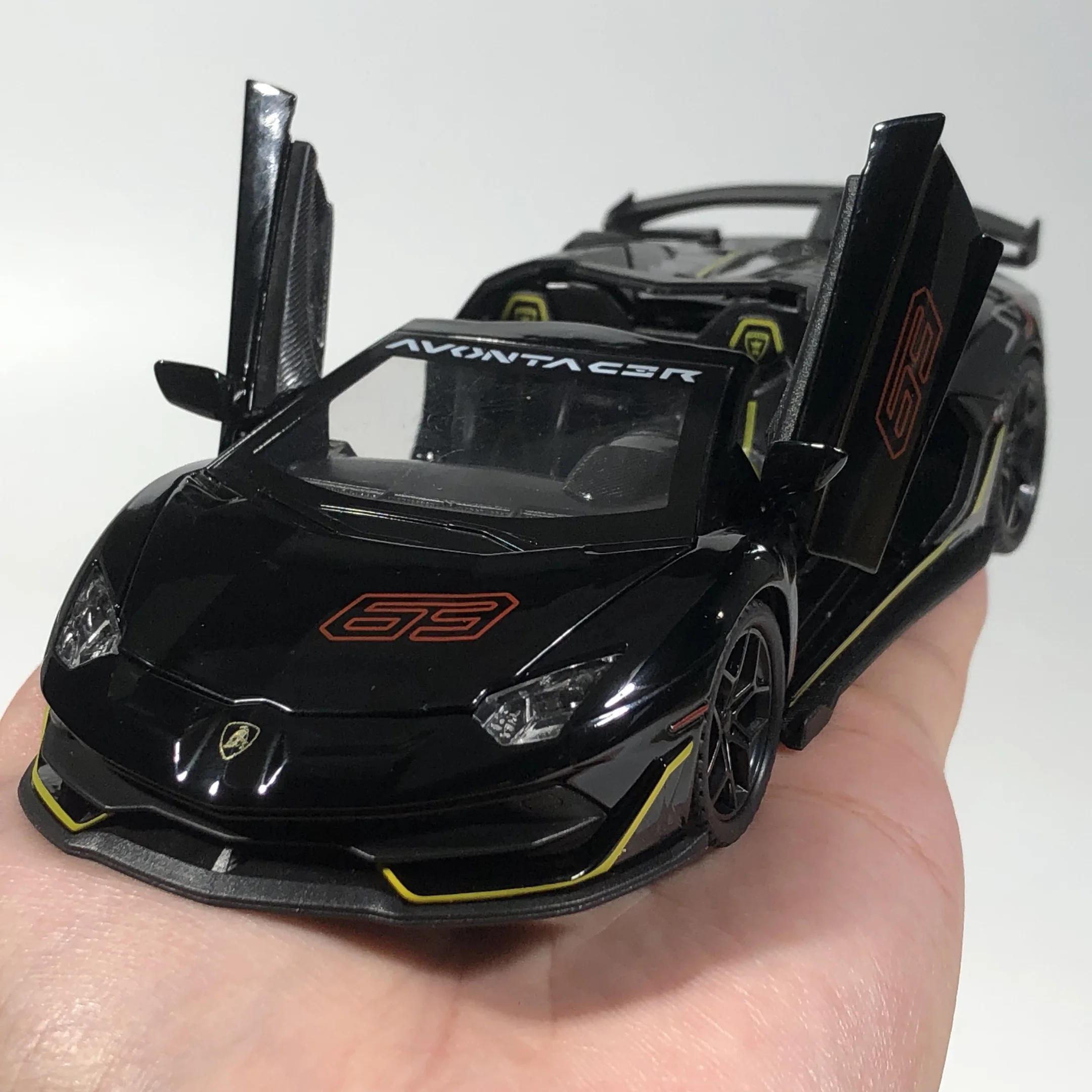 Green Lamborghini Aventador SVJ63 Diecast Model 6 Green Lamborghini Aventador SVJ63 Diecast Model - Image 6